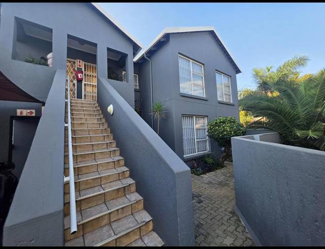 3 BEDROOM TOWNHOUSE FOR SALE IN NEW REDRUTH